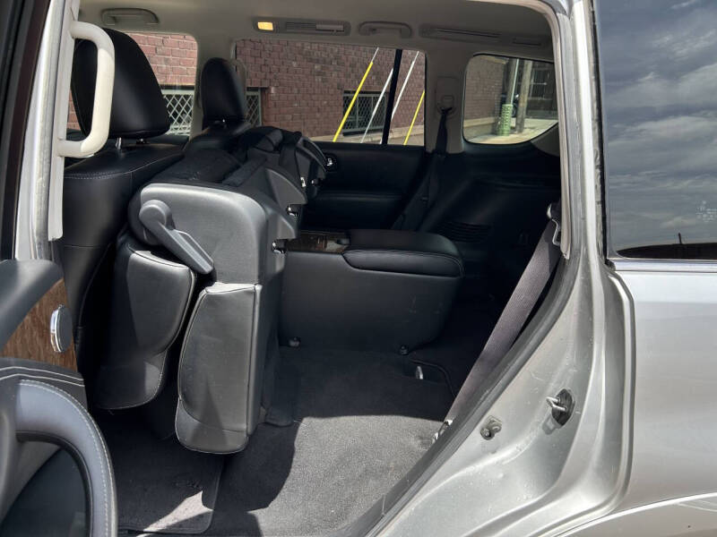 2017 Infiniti QX80