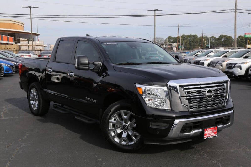 2024 Nissan Titan SV