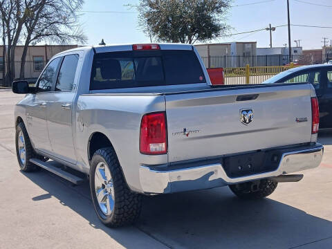 2017 RAM 1500 SLT