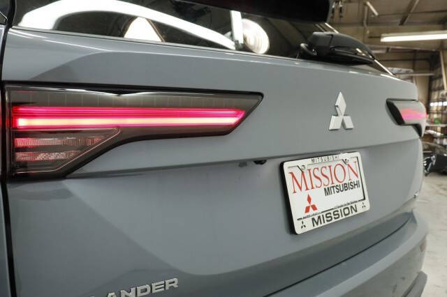 2026 Mitsubishi Outlander SE