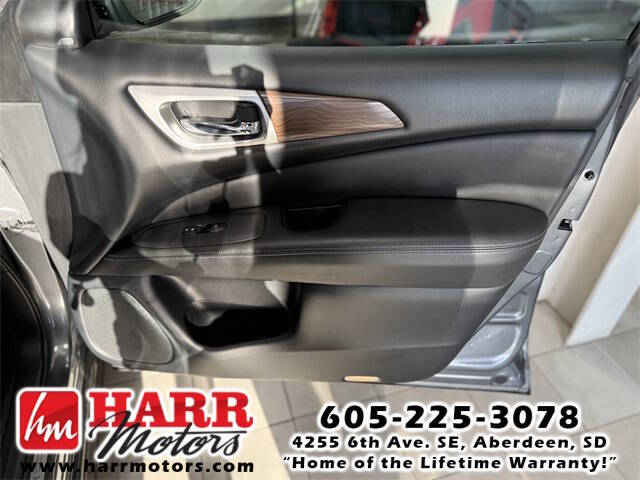 2020 Nissan Pathfinder Platinum