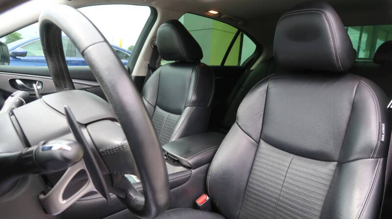2015 Infiniti Q50
