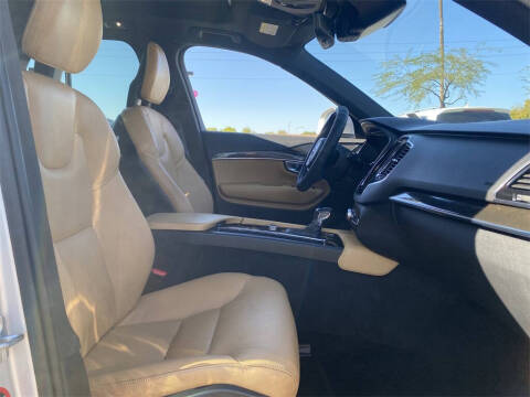 2018 Volvo XC90 T6 Momentum