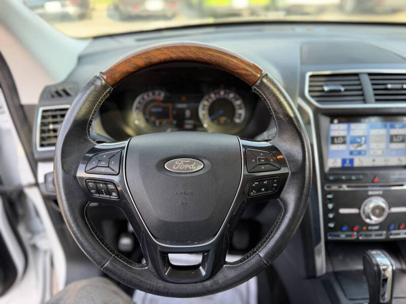 2017 Ford Explorer Platinum