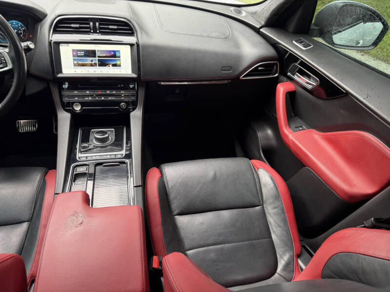 2018 Jaguar F-PACE S