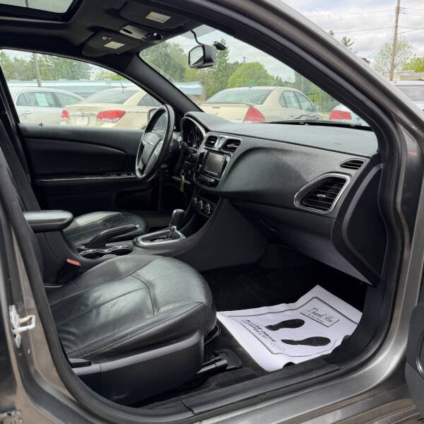 2013 Chrysler 200 Limited
