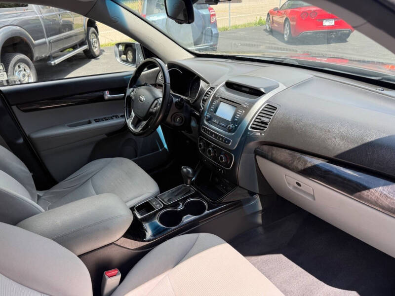 2015 Kia Sorento LX