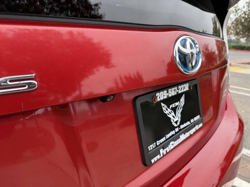 2013 Toyota Prius Three