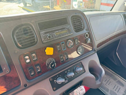 2017 Freightliner M2 106