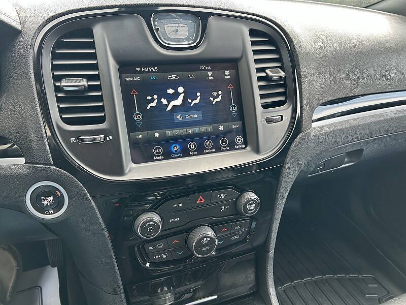 2018 Chrysler 300 S