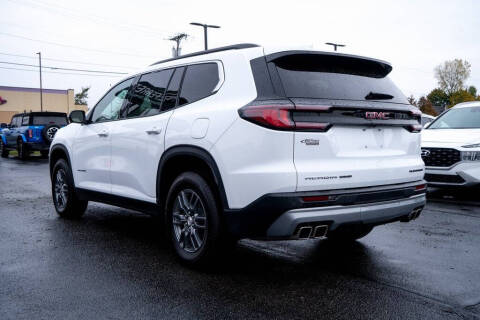 2025 GMC Acadia Elevation