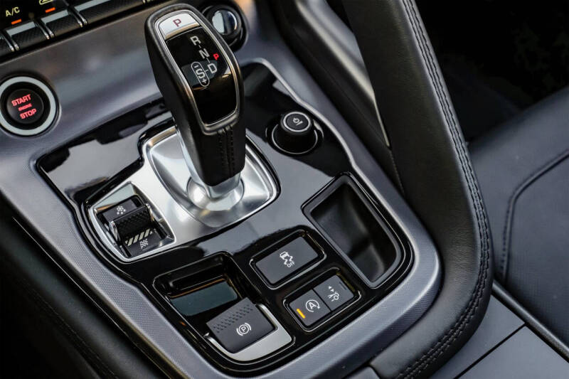 2021 Jaguar F-TYPE P300