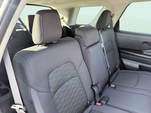 2025 Nissan Pathfinder S