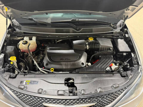 2021 Chrysler Voyager L