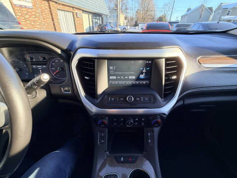 2017 GMC Acadia SLE-2