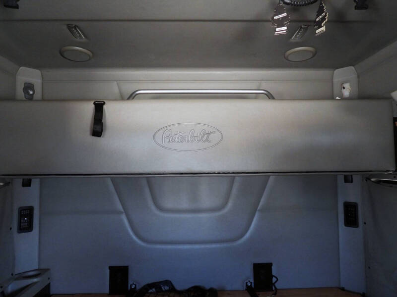 2020 Peterbilt 579