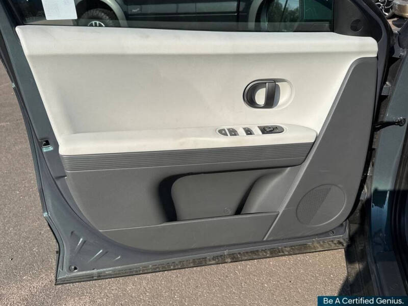 2025 Hyundai Ioniq 5 SE Standard Range