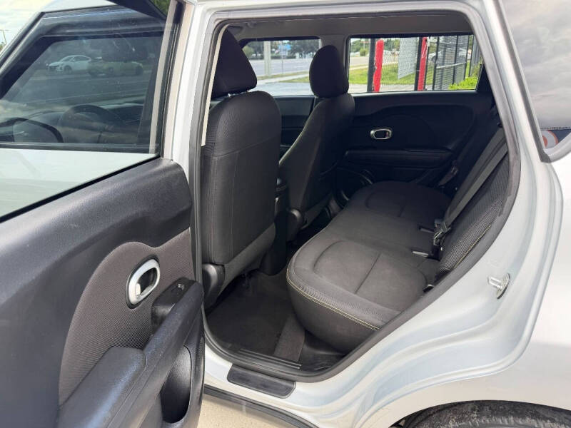 2016 Kia Soul +