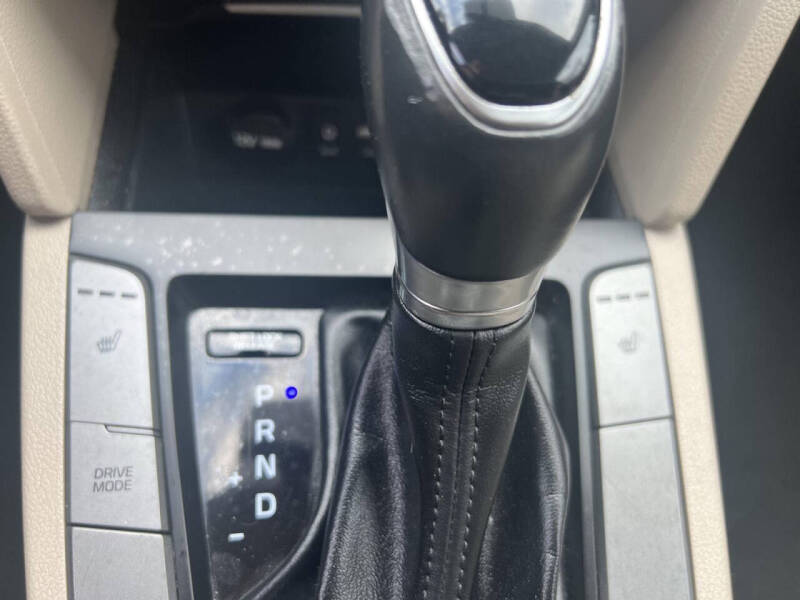 2018 Hyundai Elantra
