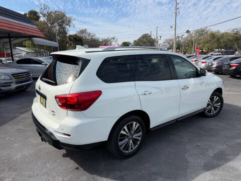 2019 Nissan Pathfinder SV