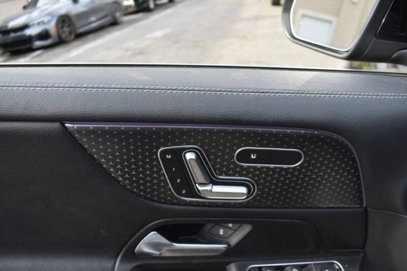 2025 Mercedes-Benz GLB GLB 250