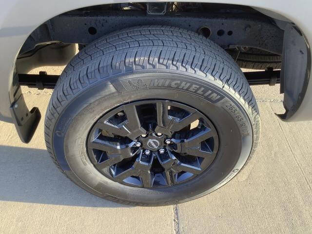 2023 Nissan Frontier SV