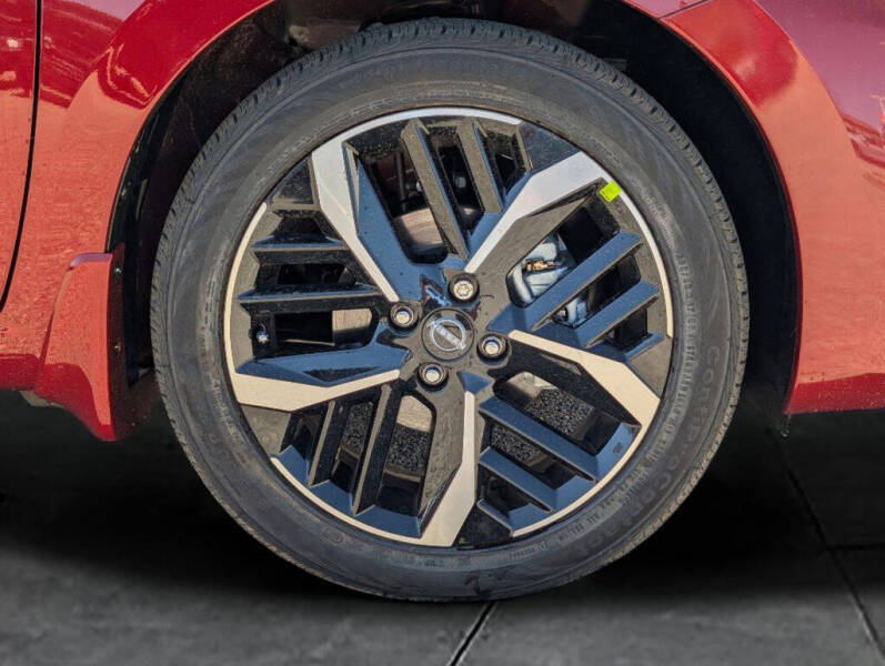 2025 Nissan Versa SR