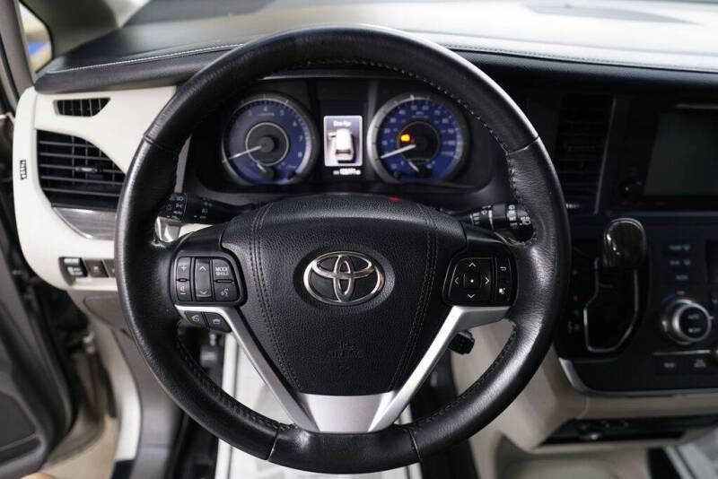 2016 Toyota Sienna