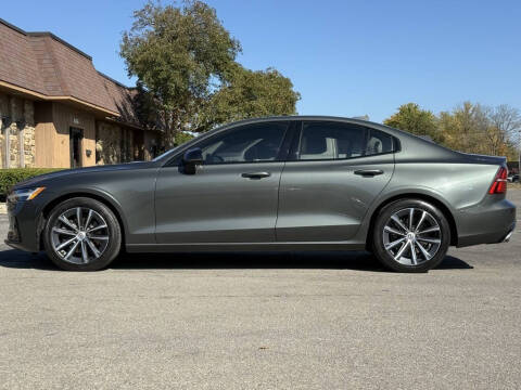 2022 Volvo S60 B5 Momentum
