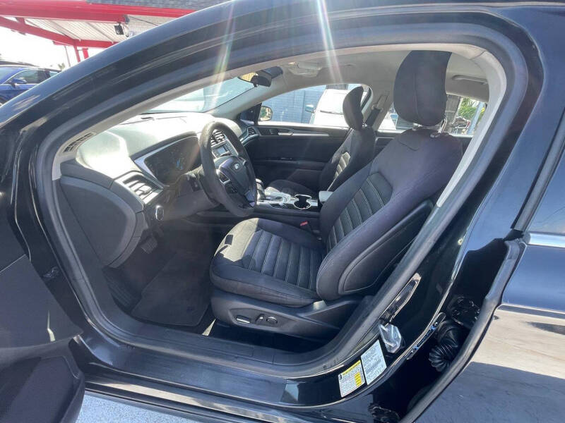 2014 Ford Fusion SE