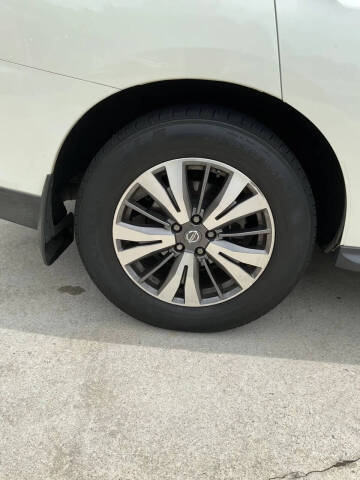 2017 Nissan Pathfinder