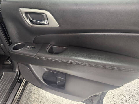 2020 Nissan Pathfinder S