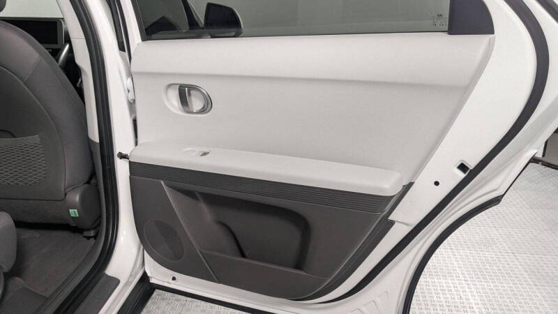 2024 Hyundai Ioniq 5 SE