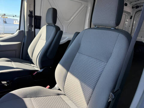 2025 Ford Transit 250