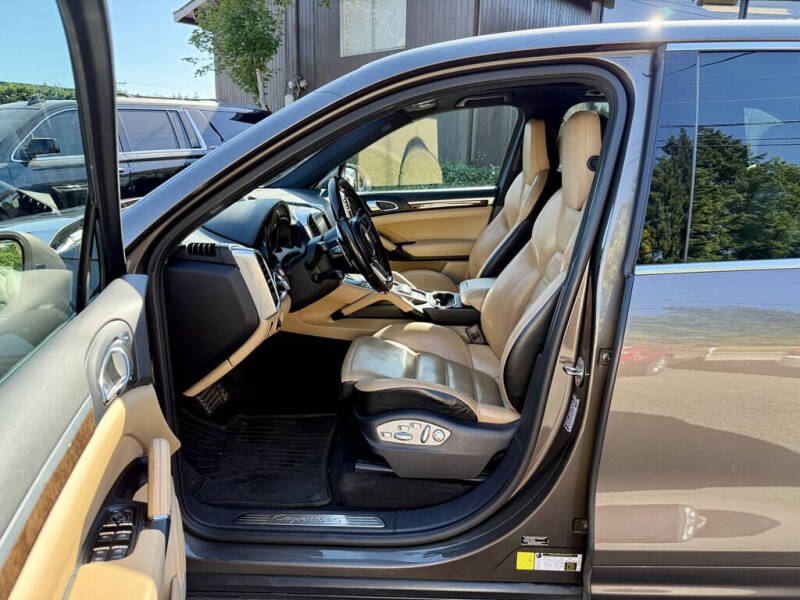 2016 Porsche Cayenne S E-Hybrid