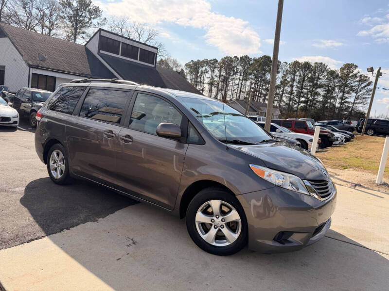2014 Toyota Sienna LE 8-Passenger