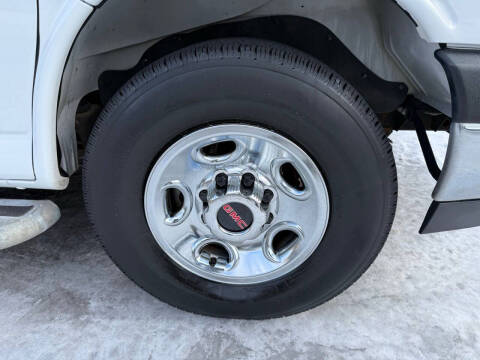 2023 GMC Savana 2500