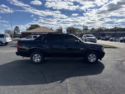 2013 Chevrolet Avalanche LS Black Diamond