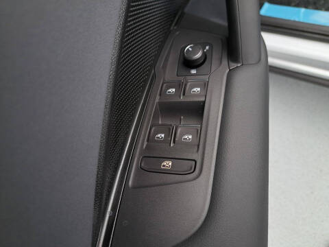 2025 Volkswagen Tiguan SE