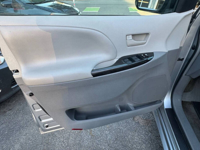2014 Toyota Sienna