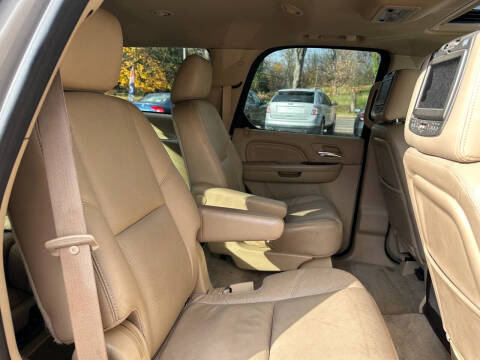 2012 Cadillac Escalade Luxury