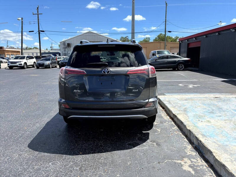 2017 Toyota RAV4 XLE