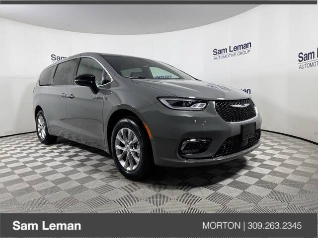 2025 Chrysler Pacifica for sale at Sam Leman CDJRF Morton in Morton IL