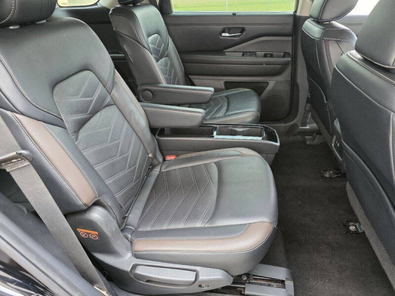 2024 Nissan Pathfinder Platinum