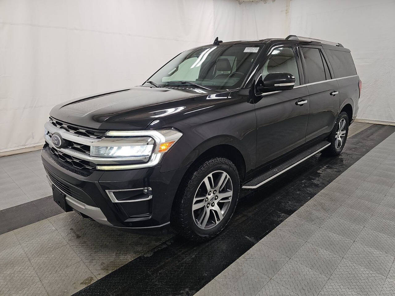 2023 Ford Expedition MAX Limited 4x4 4dr SUV's photo