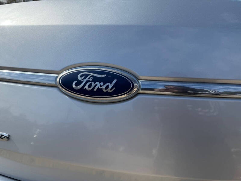 2012 Ford Taurus SE