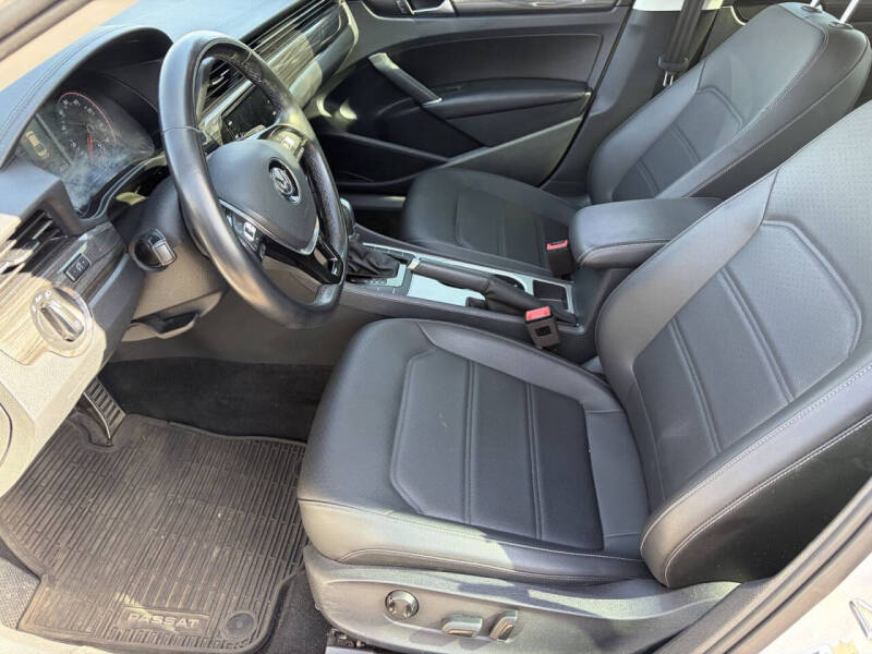2020 Volkswagen Passat R-Line