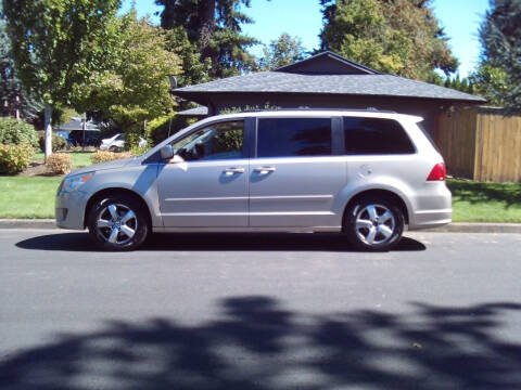 2009 Volkswagen Routan SE