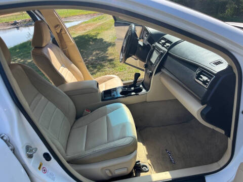 2017 Toyota Camry Hybrid XLE