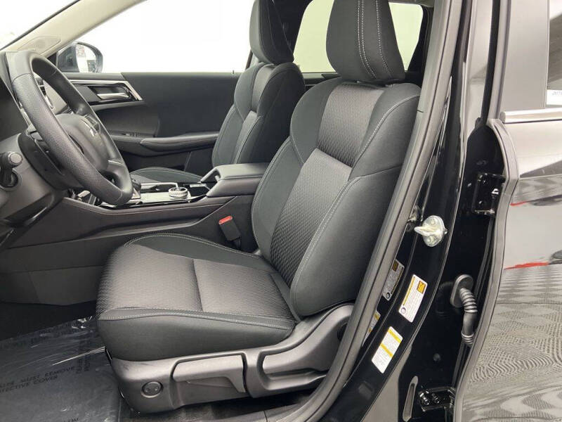 2025 Mitsubishi Outlander ES